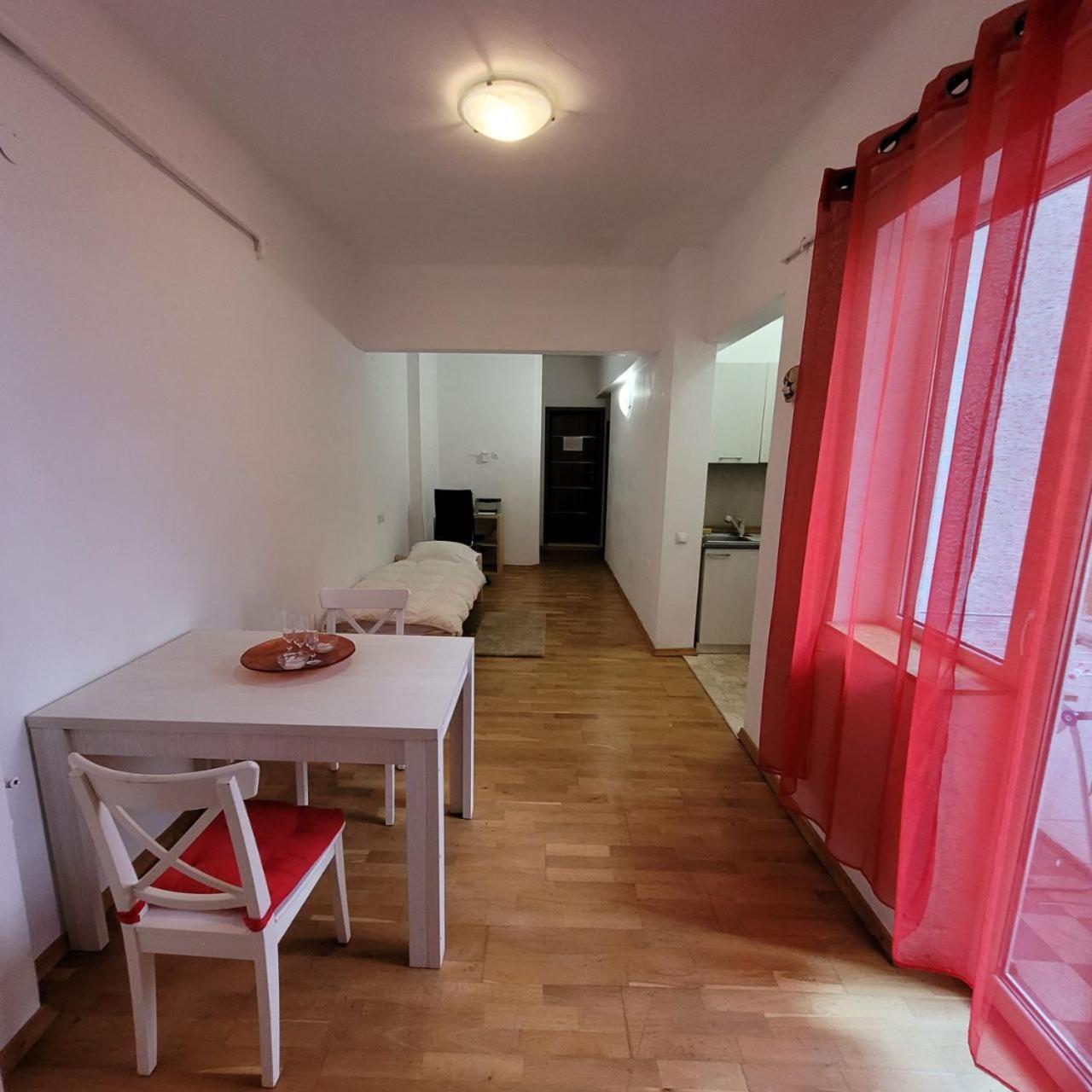 Anastasia Balcescu Apart 4 Self Check In Code From 2Pm Kitchen And Bedroom Бухарест Экстерьер фото